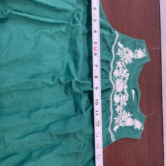 guc J. Crew factory mercantile Green linen sleveless top with White Embroidery 4 - Picture 3 of 9